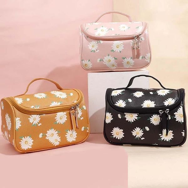 1 pc women daisy cosmetic bag large capacity waterproof makeup bag female travel toiletry beauty case kosmetyczka1
1 pc women daisy cosmetic bag large capacity waterproof makeup bag female travel toiletry beauty case kosmetyczka1