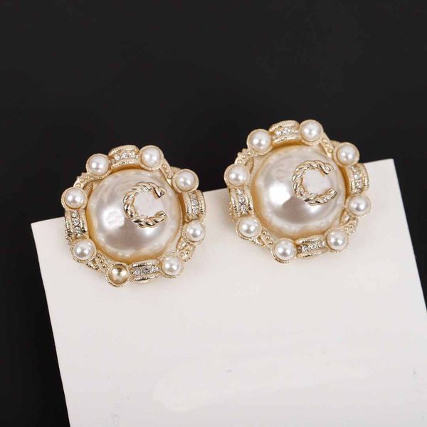 stud earring with pearl and small diamod for women wedding jewelry gift with box ps3591, Golden
stud earring with pearl and small diamod for women wedding jewelry gift with box ps3591, Golden