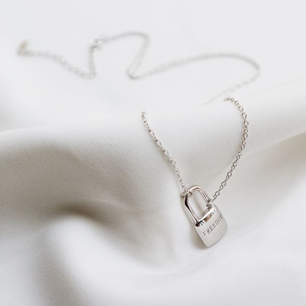new minimalism 925 sterling silver pendant necklaces handmade jewelry lock pendant designer necklaces with link chain for women
new minimalism 925 sterling silver pendant necklaces handmade jewelry lock pendant designer necklaces with link chain for women