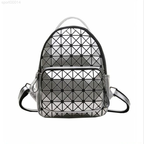laser splicing shoulder female korean fashion wild casual backpack mini small bag 27, Red;black
laser splicing shoulder female korean fashion wild casual backpack mini small bag 27, Red;black