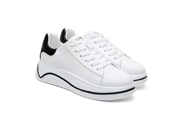 europe and the united states retro fashion fashion leather round head thick bottom shoes waterproof platform women's shoes
europe and the united states retro fashion fashion leather round head thick bottom shoes waterproof platform women's shoes