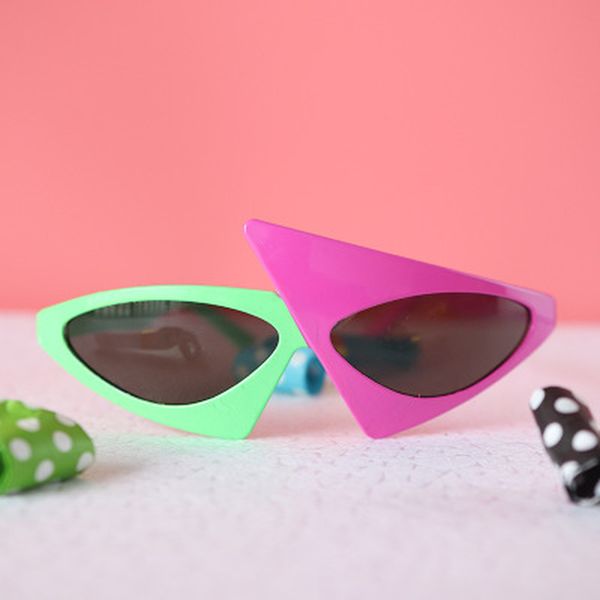 1pc novelty green pink contrast funny roy purdy glasses hip-hop asymmetric triangular sunglasses party decorations
1pc novelty green pink contrast funny roy purdy glasses hip-hop asymmetric triangular sunglasses party decorations