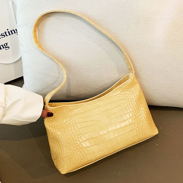 women leather shoulder bags solid color vintage bag zip messenger pack mediaeval style bolsa feminina retro totes purse c1020
women leather shoulder bags solid color vintage bag zip messenger pack mediaeval style bolsa feminina retro totes purse c1020