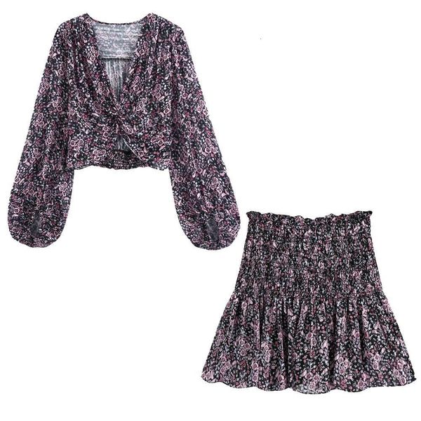 новые женщины лето два части набор набор напечатанной блузки blouse with v-образным вырезом длинные случающие рукава урожай шини юбка высока, Gray
новые женщины лето два части набор набор напечатанной блузки blouse with v-образным вырезом длинные случающие рукава урожай шини юбка высока, Gray