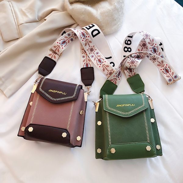 korean style women's 2019 new fashion fashion wide strap shoulder small square bagsmall square bag foreign style single shoulder messen
korean style women's 2019 new fashion fashion wide strap shoulder small square bagsmall square bag foreign style single shoulder messen