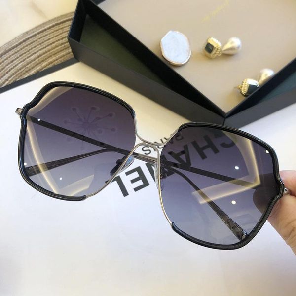 sunglasses qpeclou 2021 black polarized women fashion oversized driving sun glasses female big frame colorful shades, White;black
sunglasses qpeclou 2021 black polarized women fashion oversized driving sun glasses female big frame colorful shades, White;black