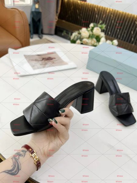 quilted leather heeled sandals slippers slippers beach shoes sandals loafers muller shoes upper with heat-sealed with box size 35-42, Black
quilted leather heeled sandals slippers slippers beach shoes sandals loafers muller shoes upper with heat-sealed with box size 35-42, Black