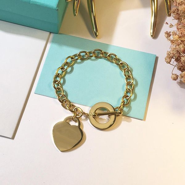 new brand stainless steel silver heart bracelet for womens stainless steel accessories fashion designer mother day gift jewelry with box
new brand stainless steel silver heart bracelet for womens stainless steel accessories fashion designer mother day gift jewelry with box
