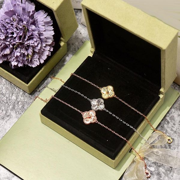 fashion four leaf clover silver blue brass 1.4cm 1 flower bracelet for women lovers day gift classic designer brand jewelry for women, Black
fashion four leaf clover silver blue brass 1.4cm 1 flower bracelet for women lovers day gift classic designer brand jewelry for women, Black