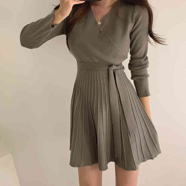 chic gentle knitting dress woman autumn winter ins v-neck cross lace-up versatile mid-length bottoming dresses tide, Black;gray
chic gentle knitting dress woman autumn winter ins v-neck cross lace-up versatile mid-length bottoming dresses tide, Black;gray