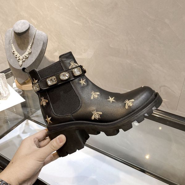 leather designer women's ankle boots with loose sides, detachable resplendent crystal and carved trim with high 35-41, Black
leather designer women's ankle boots with loose sides, detachable resplendent crystal and carved trim with high 35-41, Black