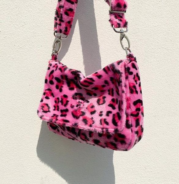 women winter faux fur leopard fur shoulder bags soft femalehandbag ladies plush bag casual warm deformation evening torba clutch
women winter faux fur leopard fur shoulder bags soft femalehandbag ladies plush bag casual warm deformation evening torba clutch