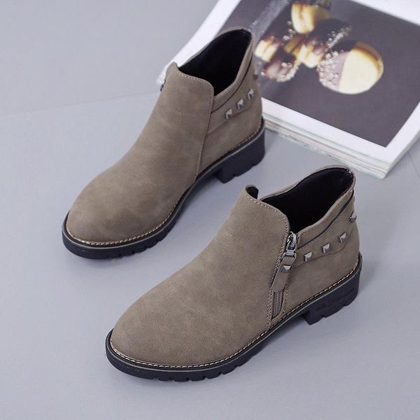 2020 new autumn winter women's casual boots shoes retro pointed toe med heel ankle boots slip on female flats shoes, Black
2020 new autumn winter women's casual boots shoes retro pointed toe med heel ankle boots slip on female flats shoes, Black