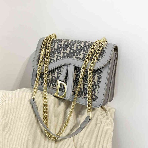 2022 factory wholesale spring and summer new letter small square single shoulder diagonal cross portable women's bag korean simple fash
2022 factory wholesale spring and summer new letter small square single shoulder diagonal cross portable women's bag korean simple fash