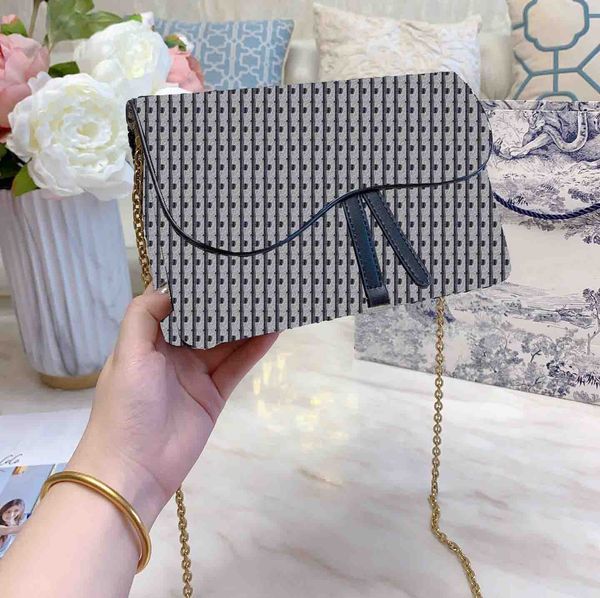 2020 3a designer luxury handbags purses women shoulder bag genuine leather with embroidery cross-body saddle handbag bag
2020 3a designer luxury handbags purses women shoulder bag genuine leather with embroidery cross-body saddle handbag bag