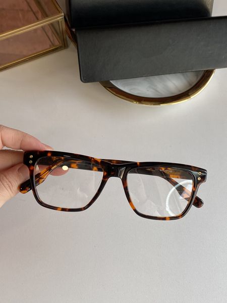 2021 autumn/winter new glasses 0125 classic style fashion temperament male/female same glasses size 52-17-145
2021 autumn/winter new glasses 0125 classic style fashion temperament male/female same glasses size 52-17-145