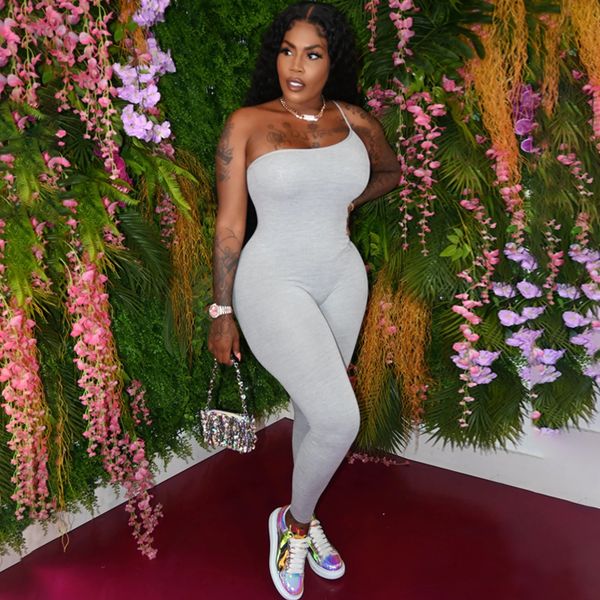 2022 sleeveless one-shoulder solid strap jumpsuit summer women fashion streetwear outfits club romper, Black;white
2022 sleeveless one-shoulder solid strap jumpsuit summer women fashion streetwear outfits club romper, Black;white