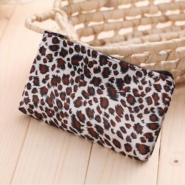 женщина мини cosmetic макияж сумка sexy leopard макияж чехол мультифункции хранение сумка путешествие туалетных сумки wash комплекты
женщина мини cosmetic макияж сумка sexy leopard макияж чехол мультифункции хранение сумка путешествие туалетных сумки wash комплекты