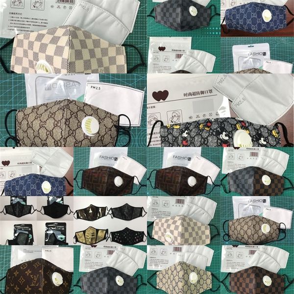 2020face letter print breathable fashion masks luxury reusable washable cycling outdoor designer mask for women girls#207
2020face letter print breathable fashion masks luxury reusable washable cycling outdoor designer mask for women girls#207