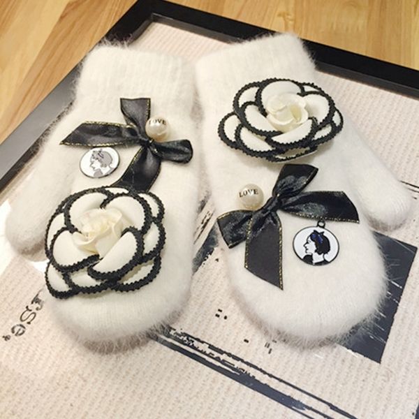 gloves for women big flower women rabbit fur gloves for women finger less female mittens white gloves 201021, Blue;gray
gloves for women big flower women rabbit fur gloves for women finger less female mittens white gloves 201021, Blue;gray