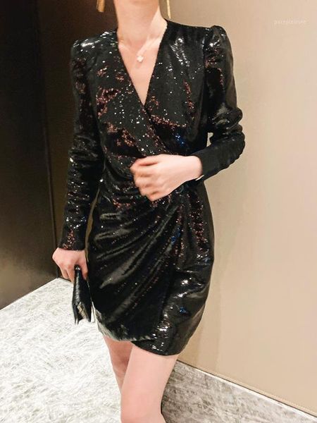 women dress 2019 autumn and winter new party black v-neck pleated waist pad shoulder sequin mini dress1, Black;gray
women dress 2019 autumn and winter new party black v-neck pleated waist pad shoulder sequin mini dress1, Black;gray