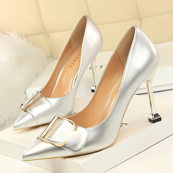 europe and the united states 2020 spring and autumn new silver high heels wild pointed shoes wedding shoes fashion women's1, Black
europe and the united states 2020 spring and autumn new silver high heels wild pointed shoes wedding shoes fashion women's1, Black