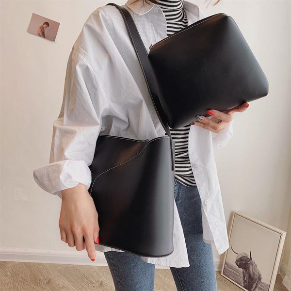 2021 new women versatile large capacity bucket bag korean 2 pieces set shoulder bag retro messenger handbag
2021 new women versatile large capacity bucket bag korean 2 pieces set shoulder bag retro messenger handbag