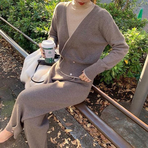 autumn and winter 2020 new korean version of fake two-piece jacket set for women's knitting bottomed sweater and1, Gray
autumn and winter 2020 new korean version of fake two-piece jacket set for women's knitting bottomed sweater and1, Gray