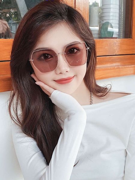 polarized women's 2020 sunglasses korean new anti ultraviolet sunglasses couple round face small face driving glasses, White;black
polarized women's 2020 sunglasses korean new anti ultraviolet sunglasses couple round face small face driving glasses, White;black