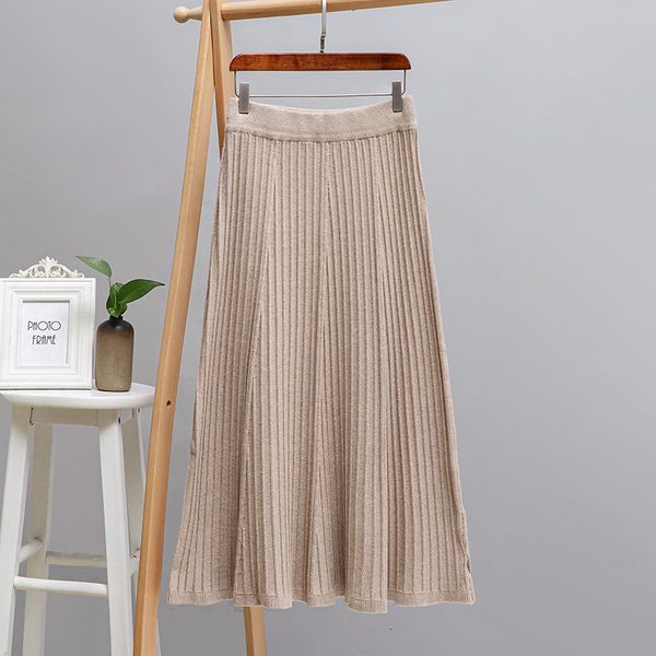 2021 new vertical striped knitted women sweater skirt elastic band pleated midi chic high waist a-line skirts female 9bi5, Black
2021 new vertical striped knitted women sweater skirt elastic band pleated midi chic high waist a-line skirts female 9bi5, Black