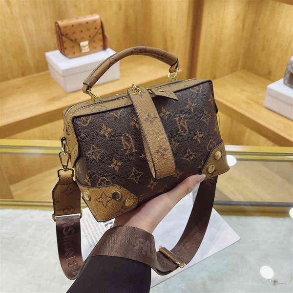 bag2022 factory wholesale new large capacity bag women's spring new fashion sense messenger fall winter versatile pillow
bag2022 factory wholesale new large capacity bag women's spring new fashion sense messenger fall winter versatile pillow