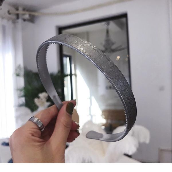 fashion woman hairband hair accessories snake pattern non-slip glossy simple hairpin girl yoga sports headband h jllyvh
fashion woman hairband hair accessories snake pattern non-slip glossy simple hairpin girl yoga sports headband h jllyvh