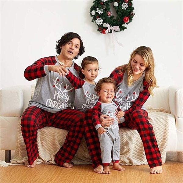 christmas cotton family pajamas set cartoon print baby kid dad mom matching family outfit sleepwear parent-child pajamas outfits 201104, Blue
christmas cotton family pajamas set cartoon print baby kid dad mom matching family outfit sleepwear parent-child pajamas outfits 201104, Blue