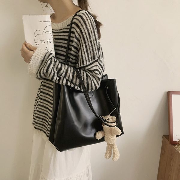 autumn and winter large capacity bag women 2020 new fashion simple tote bag, versatile ins shoulder bag c1114
autumn and winter large capacity bag women 2020 new fashion simple tote bag, versatile ins shoulder bag c1114
