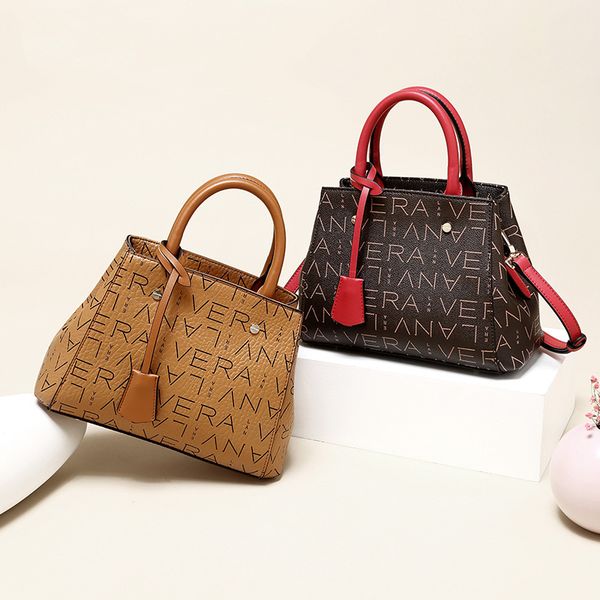 european and american fashion handbags printed messenger shoulder bag middle-aged trendy female bag new wholesale l8237
european and american fashion handbags printed messenger shoulder bag middle-aged trendy female bag new wholesale l8237