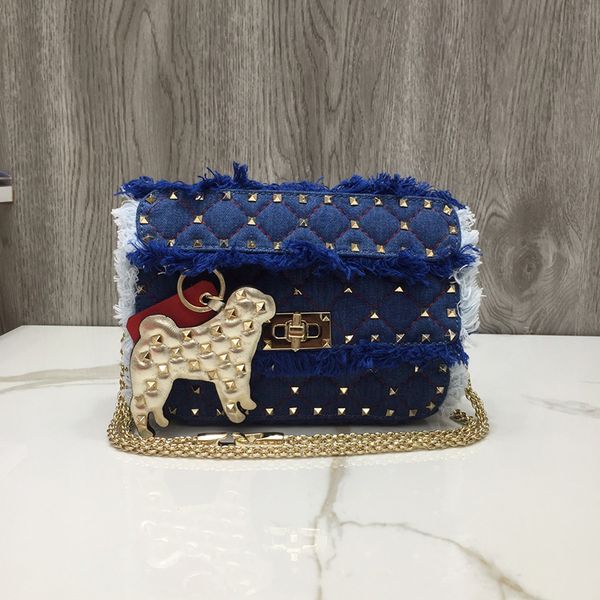 2021 a new style of denim women bags v0123 quilted denim fabric can the shoulder worn swing buckle open and close clamshell fashion bags
2021 a new style of denim women bags v0123 quilted denim fabric can the shoulder worn swing buckle open and close clamshell fashion bags