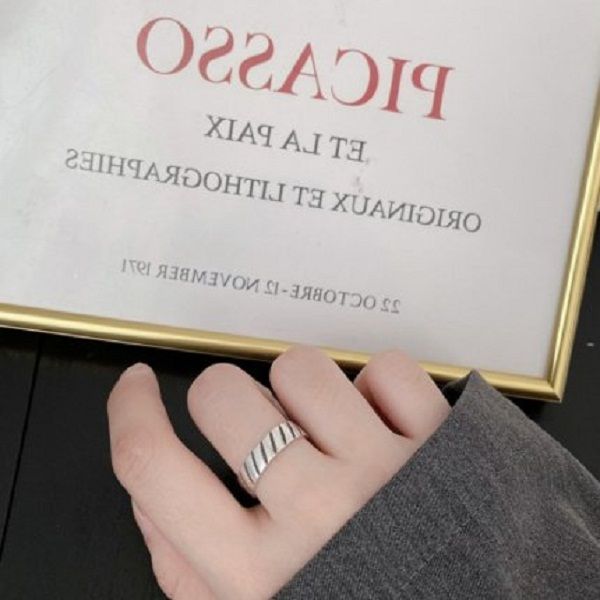 2021 personality hip-hop retro single ring ring 925 sterling silver ring ins cold wind men and women korean fashion jewelry
2021 personality hip-hop retro single ring ring 925 sterling silver ring ins cold wind men and women korean fashion jewelry