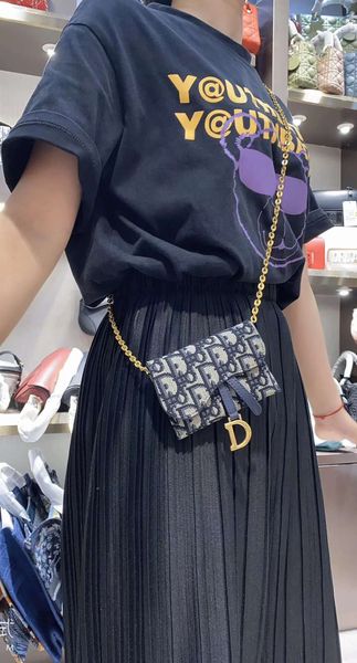 new trend fashion luxury handbag travel bag wallet backpack women men large capacity handbag backpack mini bags with box d109, Black
new trend fashion luxury handbag travel bag wallet backpack women men large capacity handbag backpack mini bags with box d109, Black