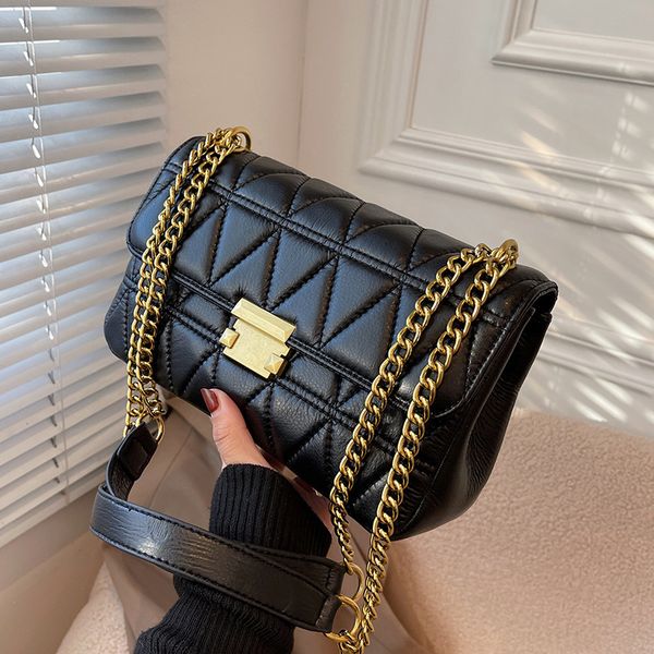 texture women's 2022 new fashion autumn and winter chain single shoulder messenger bag embroidered wire small square bag
texture women's 2022 new fashion autumn and winter chain single shoulder messenger bag embroidered wire small square bag