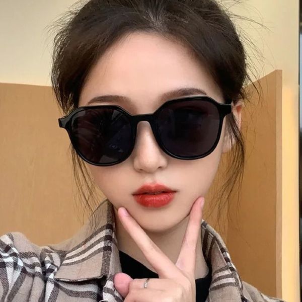 female sunglasses, korean version, student network, red, same type of glasses, male anti uv, tide, round face, trampoline, White;black
female sunglasses, korean version, student network, red, same type of glasses, male anti uv, tide, round face, trampoline, White;black