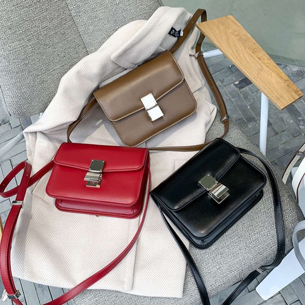 luxurys designers 2021 new tofu small square leather women's single shoulder messenger bag
luxurys designers 2021 new tofu small square leather women's single shoulder messenger bag
