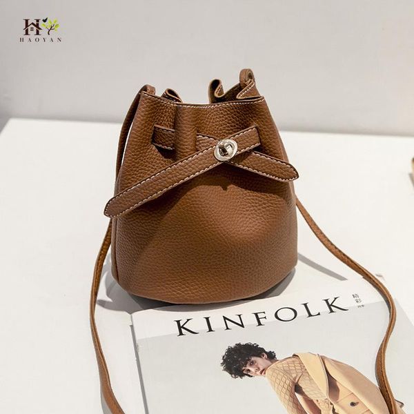 women's bag lychee bucket type shoulder mobile phone bag 2020 new pumping lock core messenger ladies hand bags
women's bag lychee bucket type shoulder mobile phone bag 2020 new pumping lock core messenger ladies hand bags