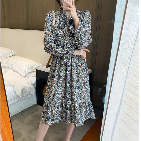 vintage foral print long sleeve woman chiffon dress ruffles bow high waist midi dress elegant chic spring summer dresses 2021, Black;gray
vintage foral print long sleeve woman chiffon dress ruffles bow high waist midi dress elegant chic spring summer dresses 2021, Black;gray