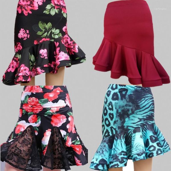 2020 women mini skirt 2018 new fashion latin square ballroom solid color black red flare dance skirts womens skirts1
2020 women mini skirt 2018 new fashion latin square ballroom solid color black red flare dance skirts womens skirts1