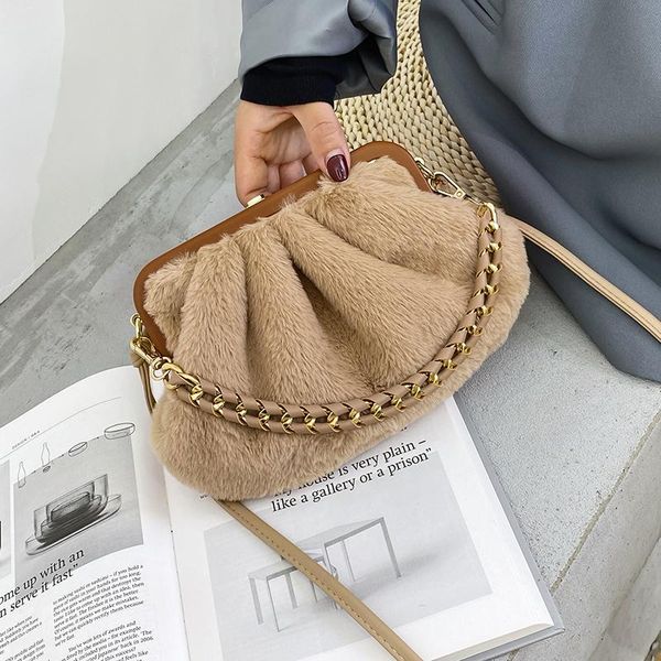 autumn and winter ladies hand bag 2020 new fashion net red all-match one-shoulder messenger plush frame bag width 26cm
autumn and winter ladies hand bag 2020 new fashion net red all-match one-shoulder messenger plush frame bag width 26cm