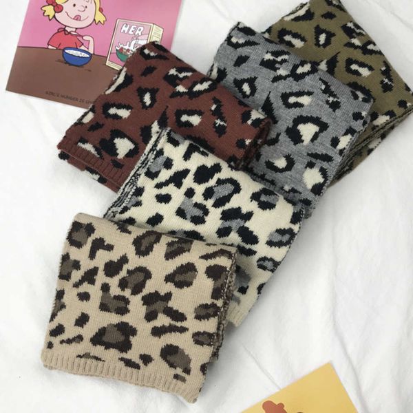 of scarf leopard pattern jacquard knitting new dongdamen, south korea in winter 2020 rh42, Red;brown
of scarf leopard pattern jacquard knitting new dongdamen, south korea in winter 2020 rh42, Red;brown