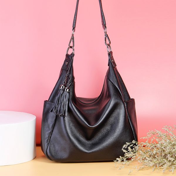 2020 autumn winter tassel hobo bag large real leather women handbag long shoulder bag for ladies tote sofft leather
2020 autumn winter tassel hobo bag large real leather women handbag long shoulder bag for ladies tote sofft leather