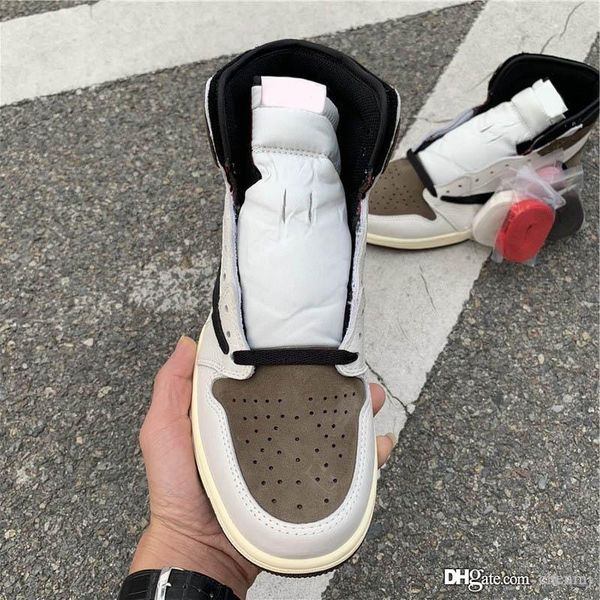 2020 air authentic 1 og high travis scott sneakers cactus jack dark mocha white brown retro men women reverse sports shoes with box
2020 air authentic 1 og high travis scott sneakers cactus jack dark mocha white brown retro men women reverse sports shoes with box