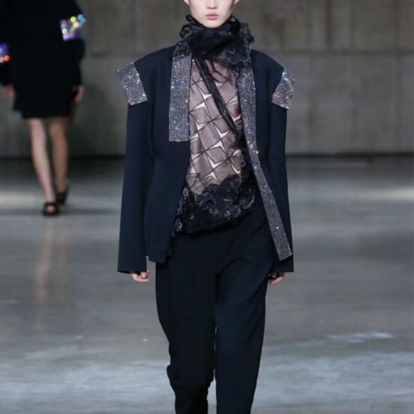 2021 spring track female personality blazers luxury diamonds shredded shawl collar coats outerwear high street lady clothes nnjd, White;black
2021 spring track female personality blazers luxury diamonds shredded shawl collar coats outerwear high street lady clothes nnjd, White;black