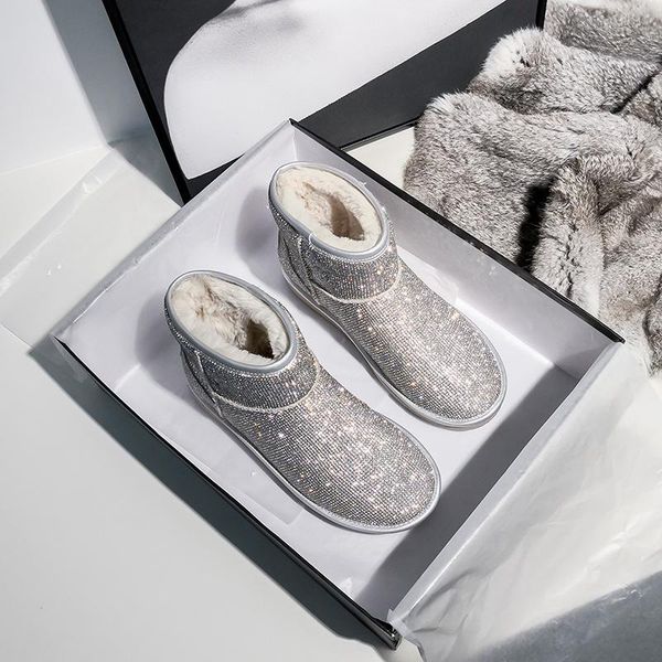 2020 winter crystals shoes women fashion brand female warm snow boots plush ladies footware bing rhinestones botas mujer black
2020 winter crystals shoes women fashion brand female warm snow boots plush ladies footware bing rhinestones botas mujer black